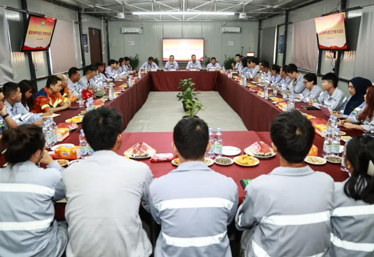 园区领导与员工代表对话会：聆听员工心声